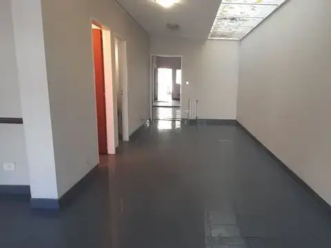 Venta de Comercio con patio en Gerli