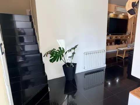 Venta casa 7 ambientes en La Agustina