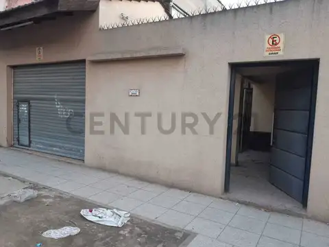 CASA 3 AMB. CON LOCAL COMERCIAL SOBRE AV JULIO A ROCA