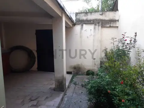 Av Julio A Roca 2600, Piso 0