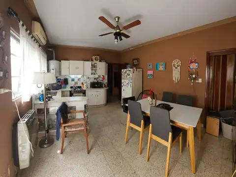 Casa Chalet  en Alquiler en La Plata, G.B.A. Zona Sur, Argentina