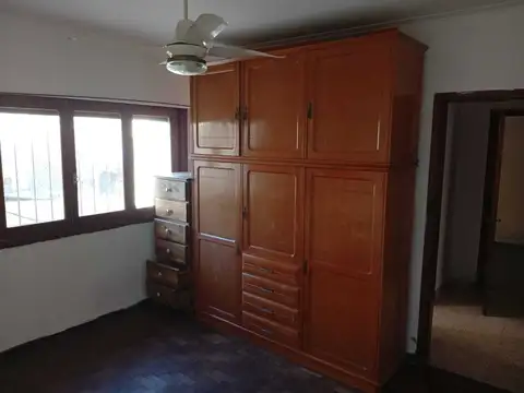 Casa 5 ambientes con 1 baño