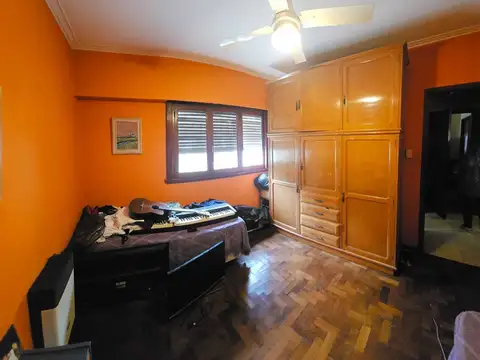Casa 5 ambientes con 1 baño