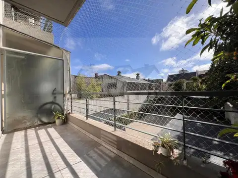 DEPARTAMENTO 2 AMB CON BALCON Y PATIO LUMINOSO CONTRAFRENTE
