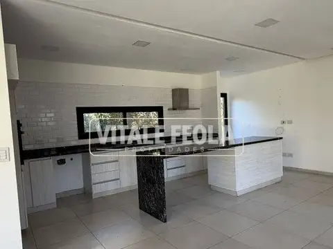 Casa en Alquiler al Sureste