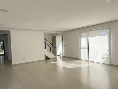 Casa en Alquiler en Terravista, USD 2.500