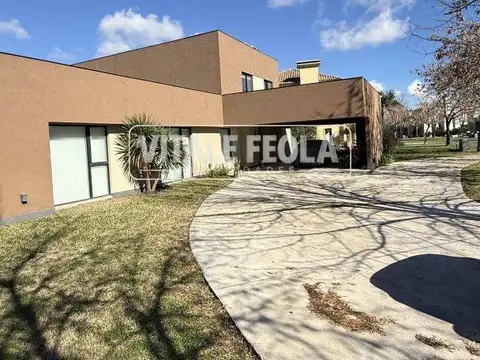 ALQUILER CASA 6 AMB EN TERRAVISTA CON 3 DORMS, ESCRITORIO, PLAYROOM, LOTE CENTRAL