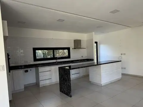 Casa en Alquiler al Sureste