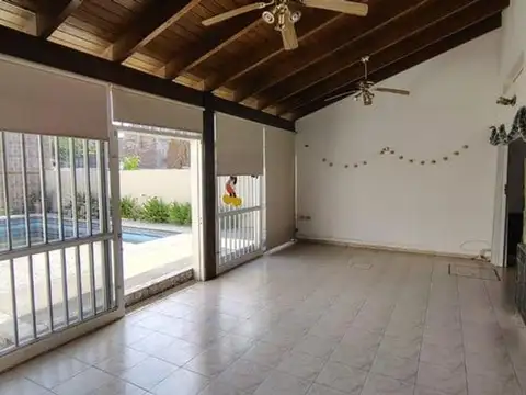 CASA EN VENTA 2 DORMITORIOS – ALTA CÓRDOBA PILETA + QUINCHO