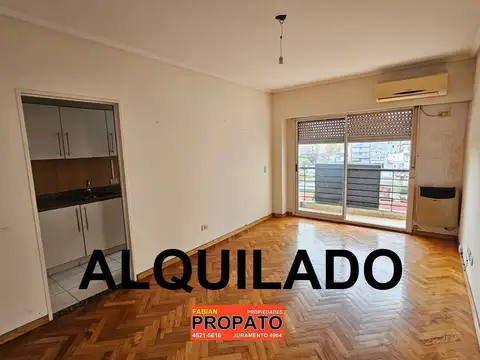 Departamento de 2 ambientes al contra-frente con balcón, cocina separada, muy luminoso!!