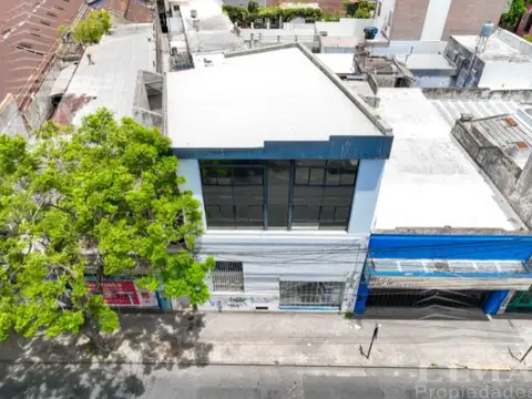 Casa 8 ambientes con 2 baños