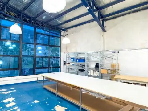 Casa 3 Plantas- Ideal emprendimiento comercial o  Inmobiliario - 320m2 - Salta  al 3400