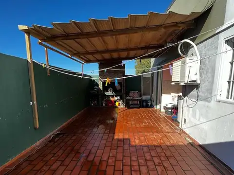 SE VENDE GALPON + DEPTO EN PLANTA ALTA DE 3 DORM