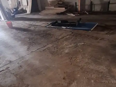 JOSE INGENIEROS. FRAY CAYETANO RODRIGUEZ AL 2600. GALPON CON COCHERA CUBIERTA USO ESCLUSIVO 200 M2 POSIBILIDAD DE FINANCION SIN EXPENSAS
