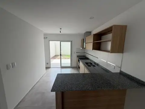 Casa 3 ambientes con 2 baños