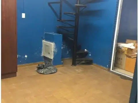 CASA CON LOCAL VIVIENDA Y UN SALON p/USOS MULTIPLES 1º PISO