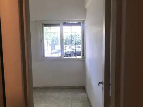 Depto Tipo Casa en Venta en Versalles, USD 85.000