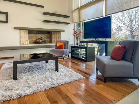 Casa 6 ambientes con 3 baños