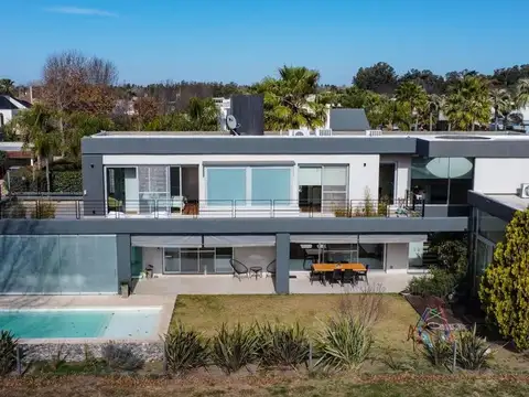 Casa  3 dormitorios en alquiler en el  barrio cerrado Funes Hills Miraflores, Funes