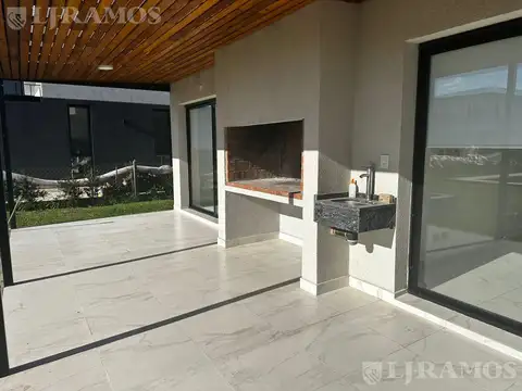 Casa en Alquiler al Noroeste