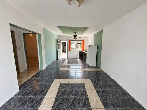 Casa 3 ambientes con 1 baño