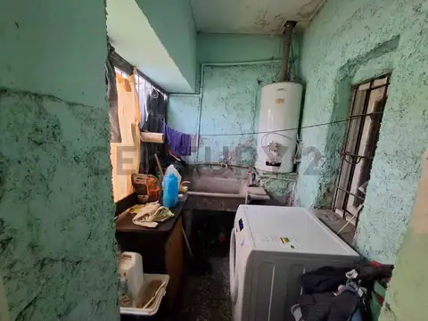 Casa con departamento a reciclar en venta