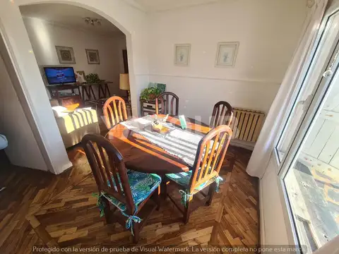 Casa en Venta con 3 cocheras