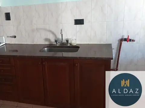 VENTA/ Casa + Departamento. Gral.  Paz al  100. Punta Alta. Apto 100