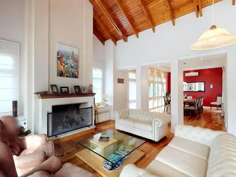 Casa 6 ambientes con 3 baños