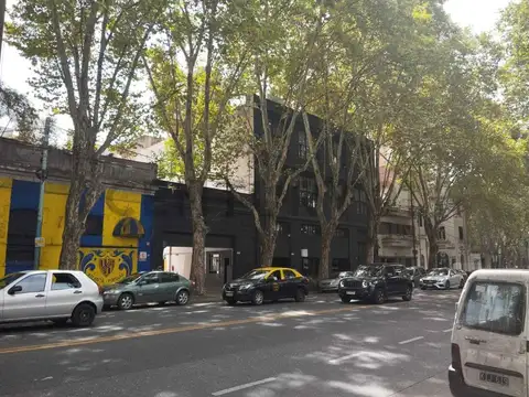 Av. Dorrego 800, Piso 0