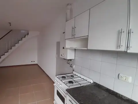 VENTA DEPARTAMENTO DUPLEX  PH UN DORMITORIO- PATIO