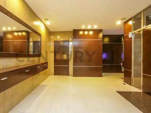 Piso de Categoría en Venta — 2 Cocheras, Balcones y Amenities en Recoleta (Larrea y Junín)