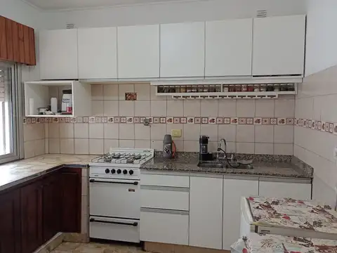 Casa 2 ambientes con 1 baño