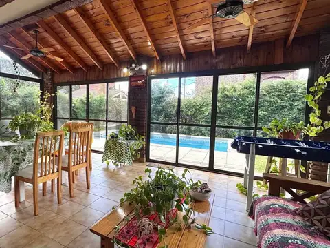 Casa 5 ambientes con 2 baños