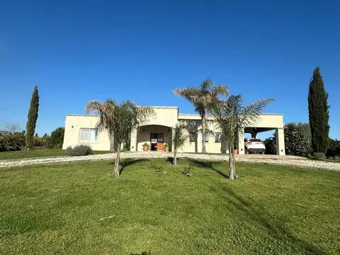 Venta Casa APTO CREDITO 4 ambientes Chacras de la Cruz CC Exaltacion de la Cruz