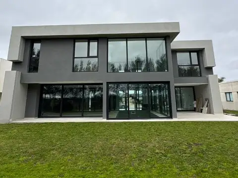 Casa en Venta al Este