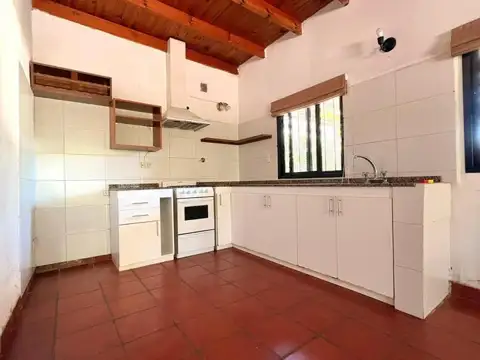 Casa en venta en Parque Exaltación. 2 Dormitorios. 1000 Mt Parque. Piscina.