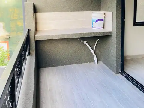 Del Lenguado e/ Avenida Enrique Shaw y Eneas