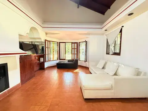 VENTA CASA 7 AMB BARRIO PARQUE EL TREBOL EZEIZA