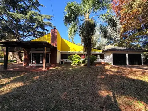 VENTA CASA 7 AMB BARRIO PARQUE EL TREBOL EZEIZA