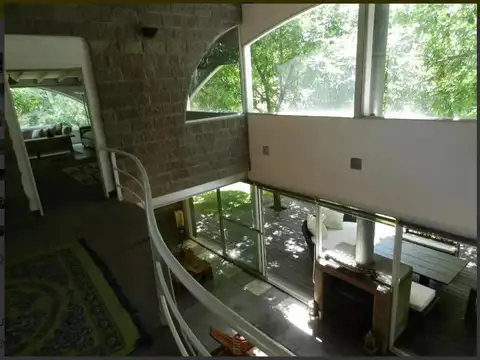 Casa 7 ambientes con 2 baños