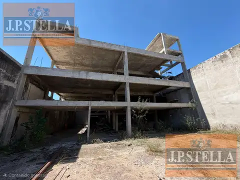 Lote 761 m² c/ Losa en Construcción de 3 Plantas 1.074 m² - Mataderos