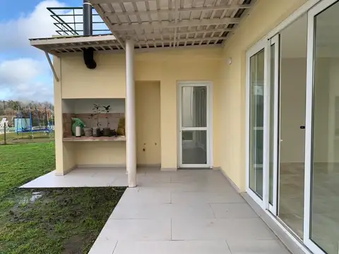 Casa 5 ambientes con 5 baños