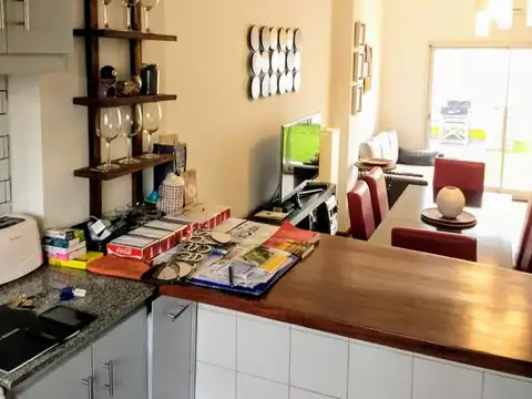 PRECIO REBAJADO! IMPECABLE DUPLEX 4 AMB CON JARDÍN 