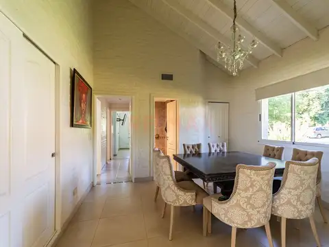Casa en Alquiler Temporal con 3 cocheras