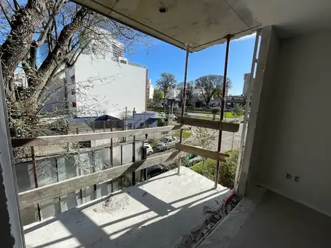 Venta apto 2 dormitorios y balcón en Pocitos Nuevo