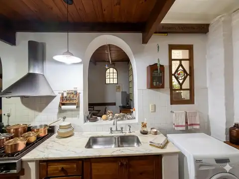 Casa 7 ambientes con 3 baños
