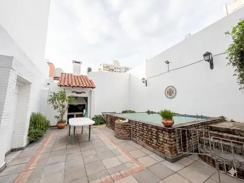 Casa de 4 dormitorios en Mendoza al 1800