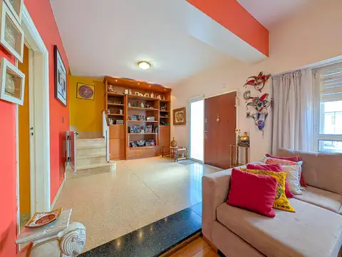 Casa en Venta con 4 cocheras