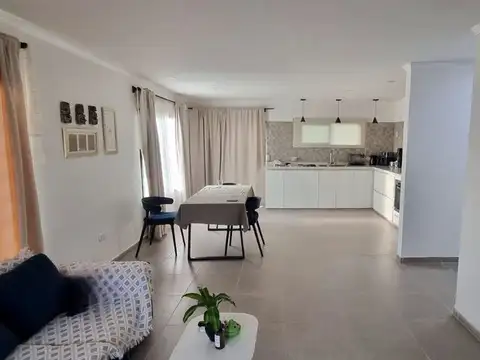 VENTA CASA 4 AMBIENTES EN LAS CASUARINAS, DEL VISO